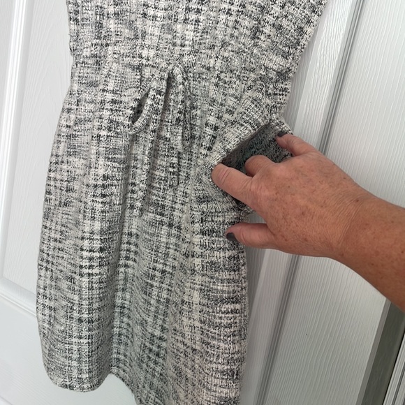 Gorgeous She + Sky dress!  Has pockets and a tie in the front - Picture 2 of 7